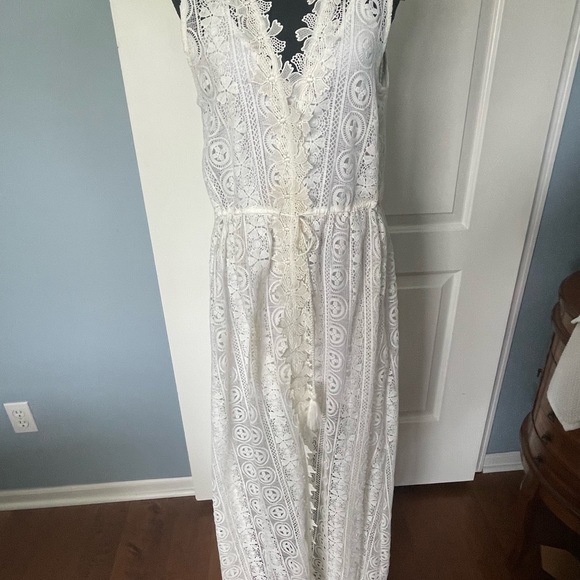 Lace robe with knee length slip - Picture 6 of 6